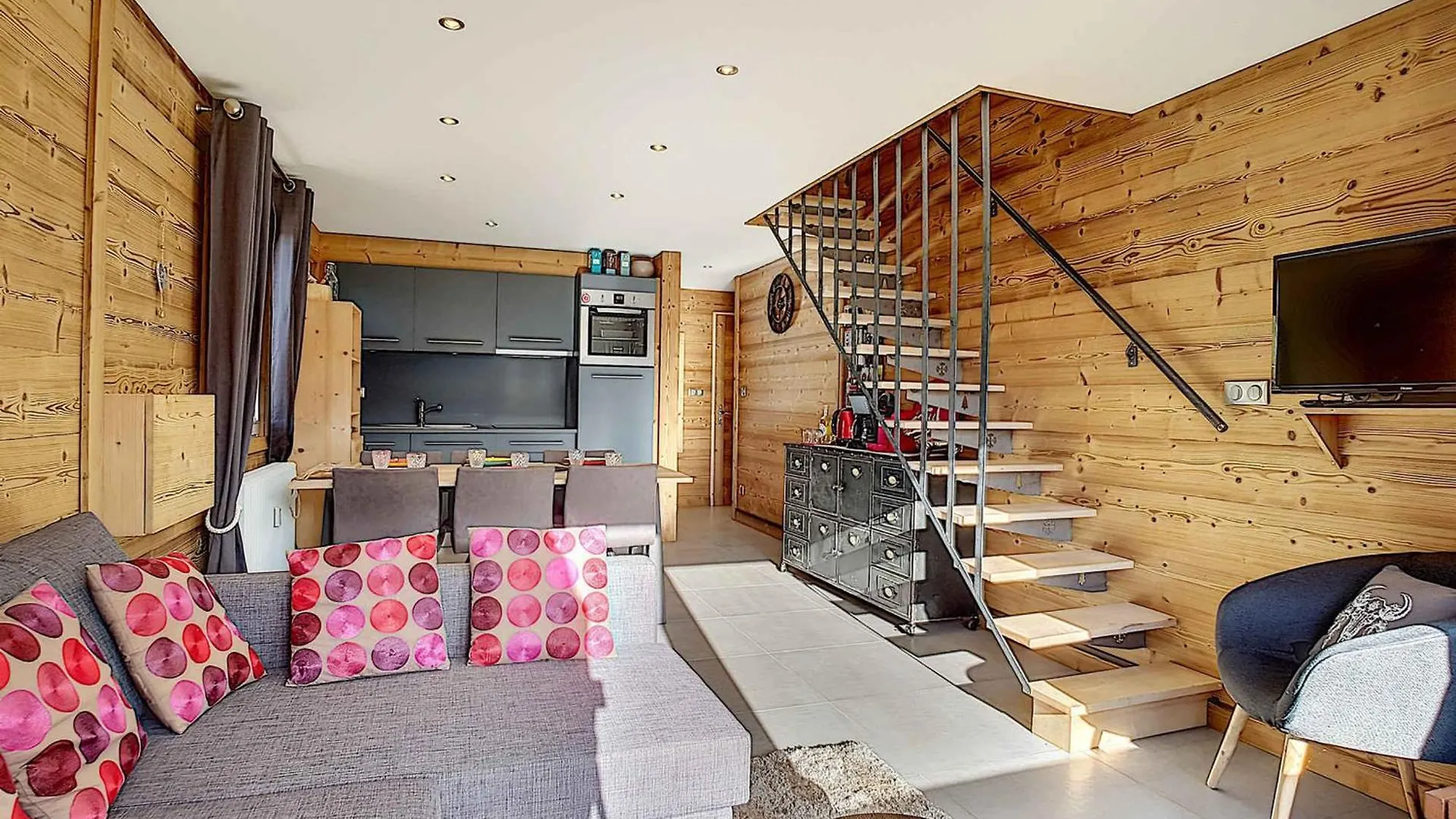 La Clusaz : Appartement 6 Pers, Mezzanine, Terrasse Sud - Fr-1-818-7 Apartment